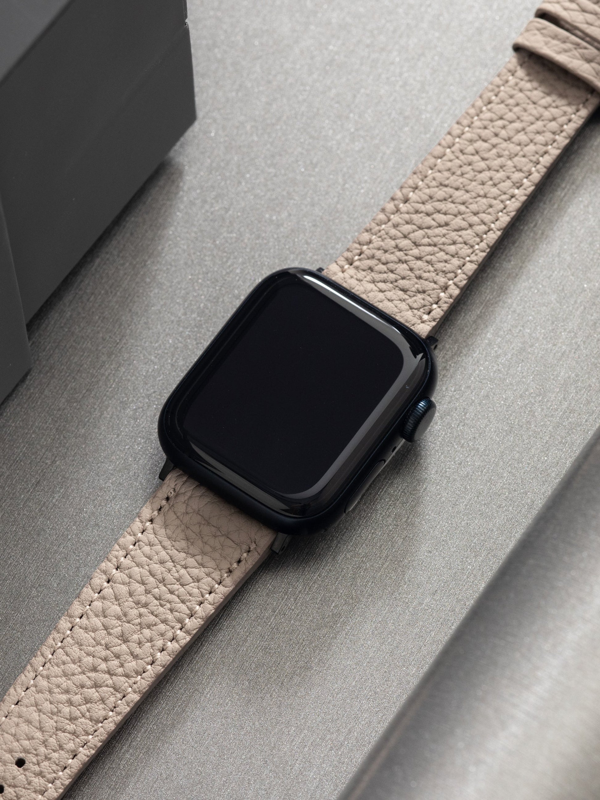 Apple Watch Band - Light Grey Leather - Tonal Grana