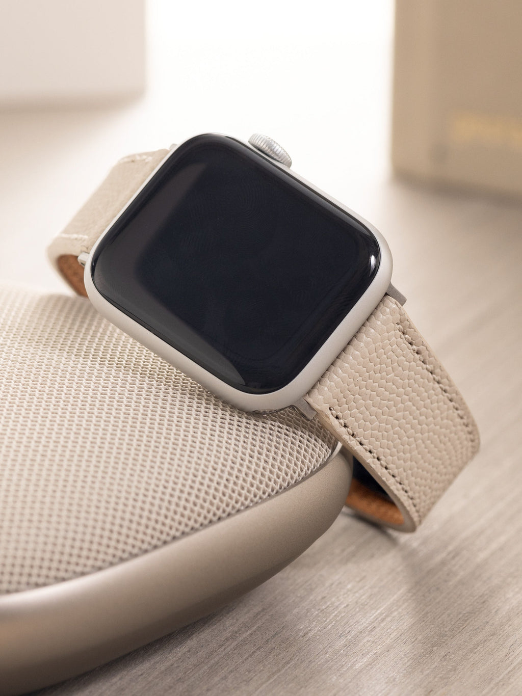 Apple Watch Band - Creme Leather - Tonal Pebbled