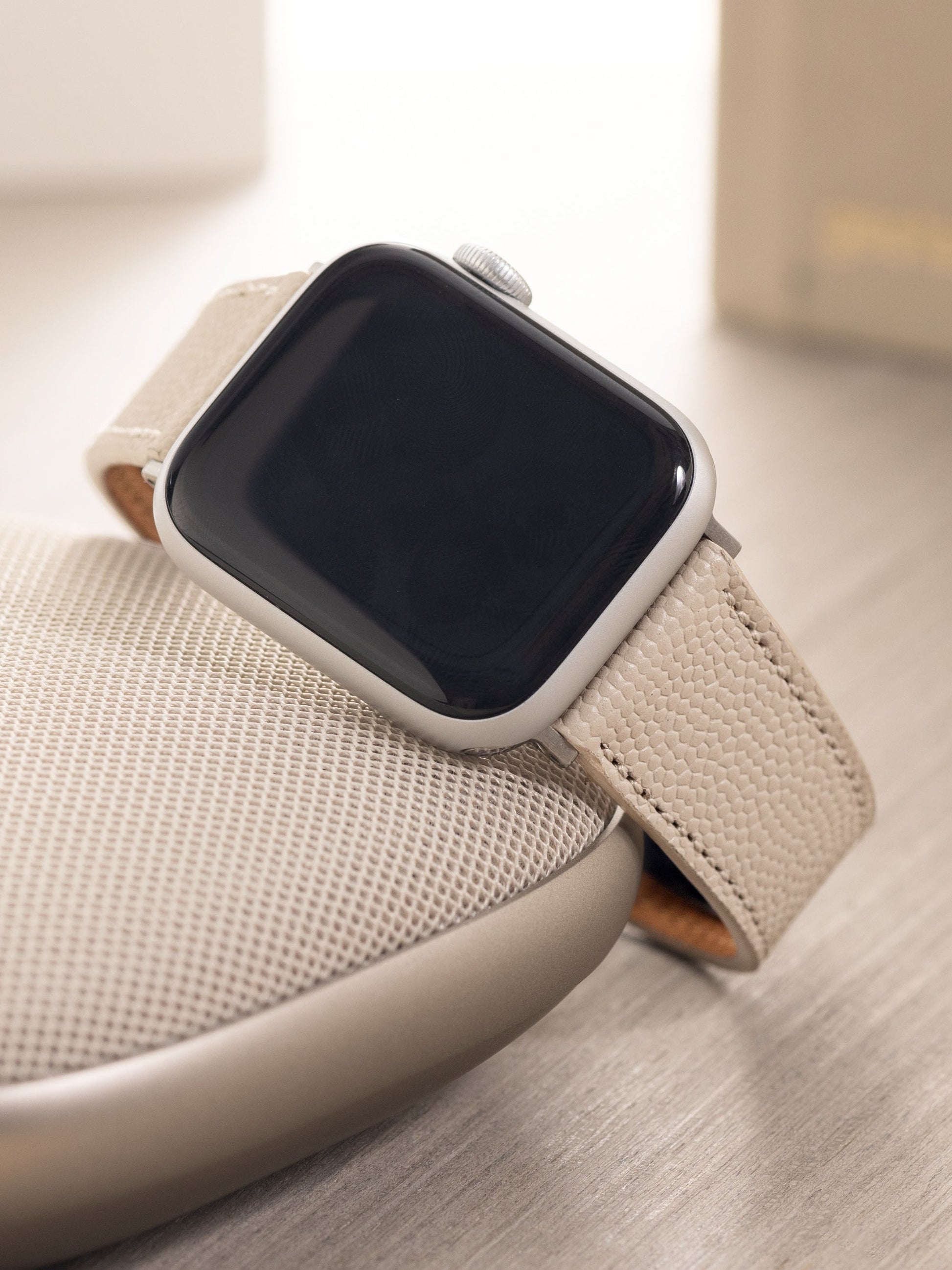 Apple Watch Band - Creme Leather - Tonal Pebbled