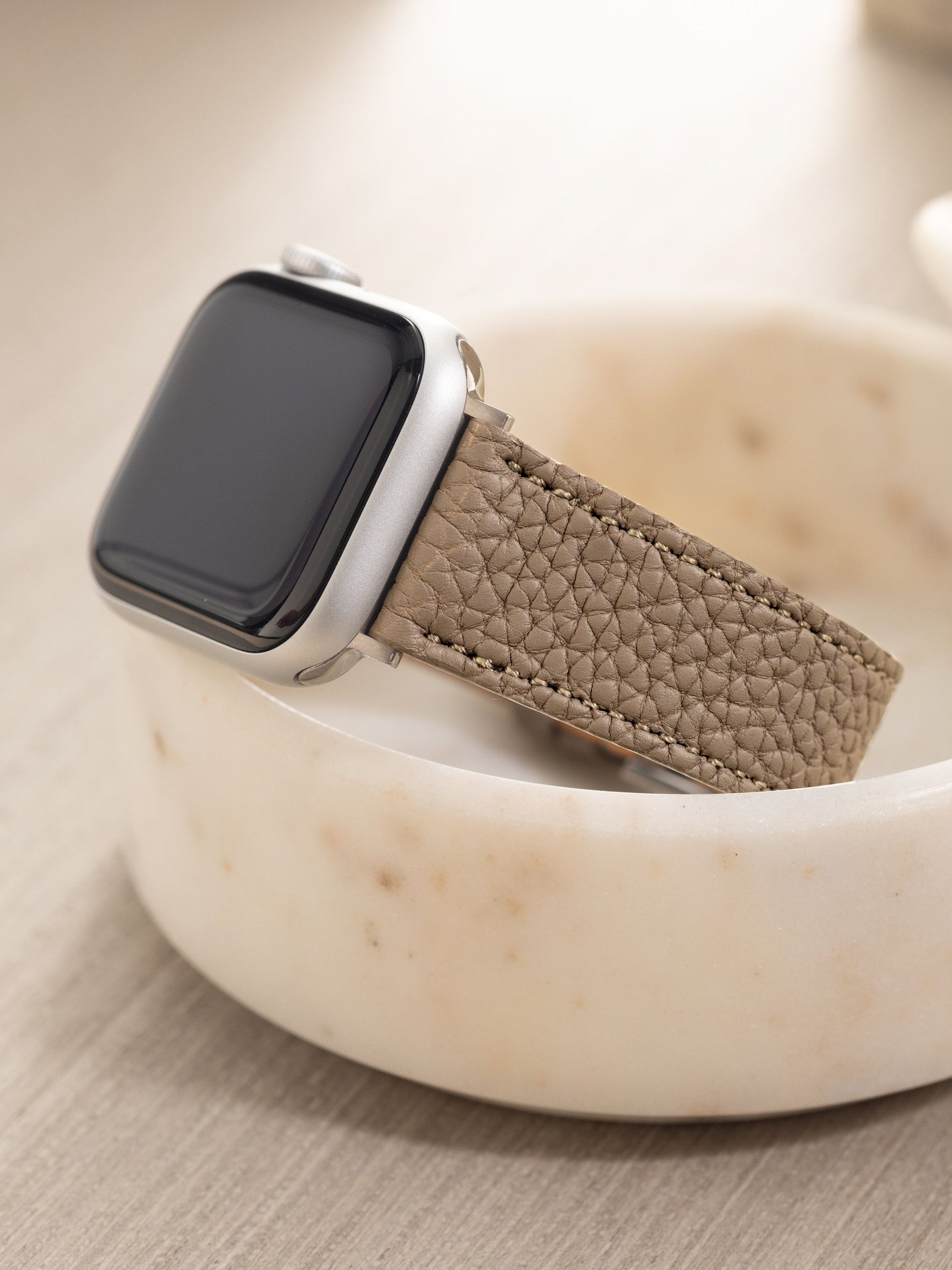 Apple Watch Band - Taupe Grey Leather - Tonal Grana